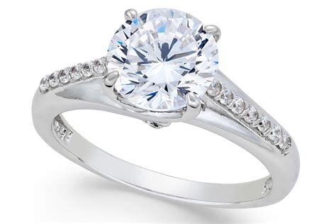 false engagement rings for traveling.